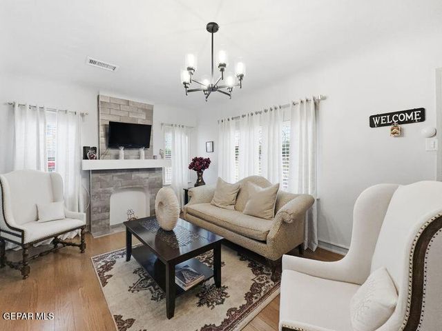 3700 MCKINLEY Avenue, El Paso, TX 79930