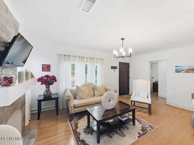 3700 MCKINLEY Avenue, El Paso, TX 79930