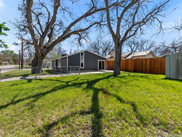 495 Mather, New Braunfels, TX 78130