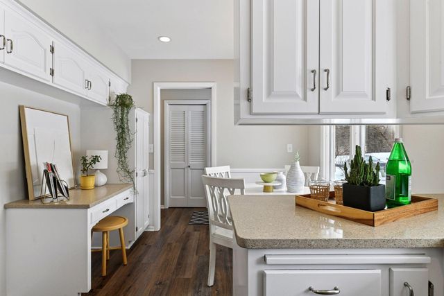 15760 Tonkawood Drive, Minnetonka, MN 55345