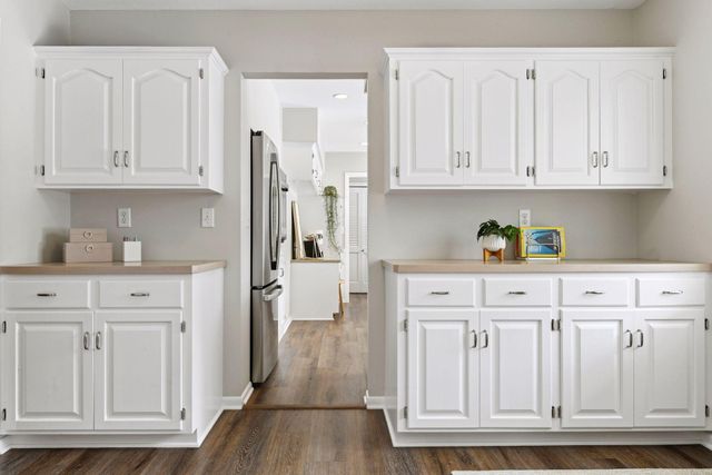 15760 Tonkawood Drive, Minnetonka, MN 55345