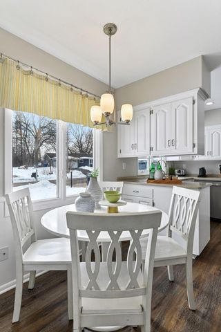 15760 Tonkawood Drive, Minnetonka, MN 55345