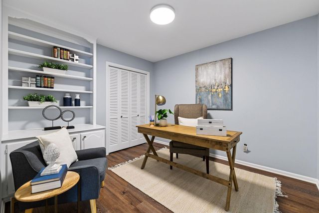 15760 Tonkawood Drive, Minnetonka, MN 55345