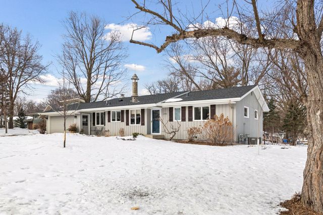 15760 Tonkawood Drive, Minnetonka, MN 55345