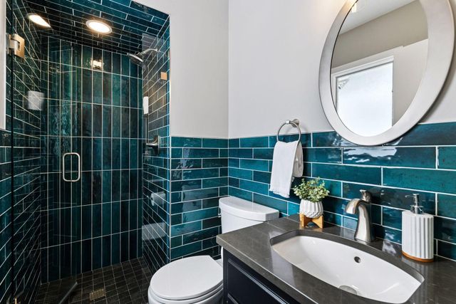 15760 Tonkawood Drive, Minnetonka, MN 55345