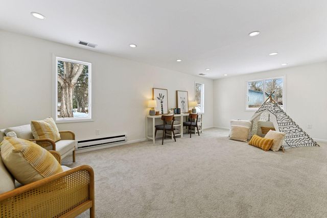 15760 Tonkawood Drive, Minnetonka, MN 55345