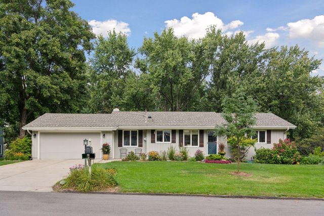 15760 Tonkawood Drive, Minnetonka, MN 55345