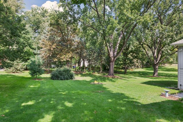 15760 Tonkawood Drive, Minnetonka, MN 55345