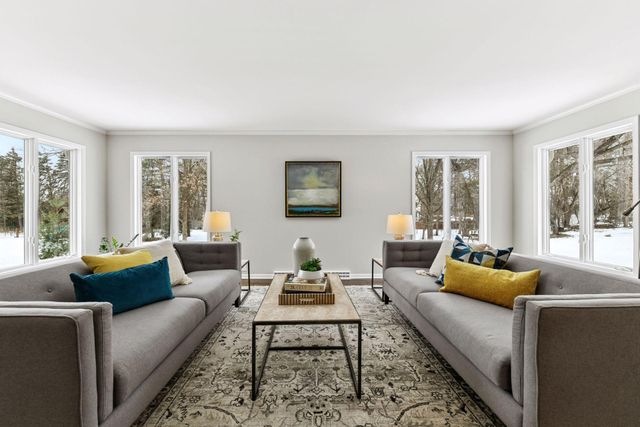 15760 Tonkawood Drive, Minnetonka, MN 55345