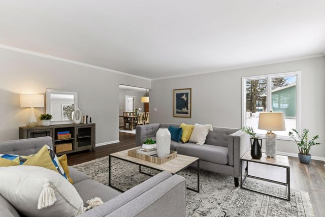 15760 Tonkawood Drive, Minnetonka, MN 55345