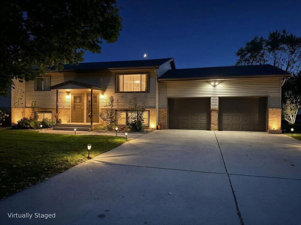 2402 Kenwood Drive SW, Willmar, MN 56201 — photo 2