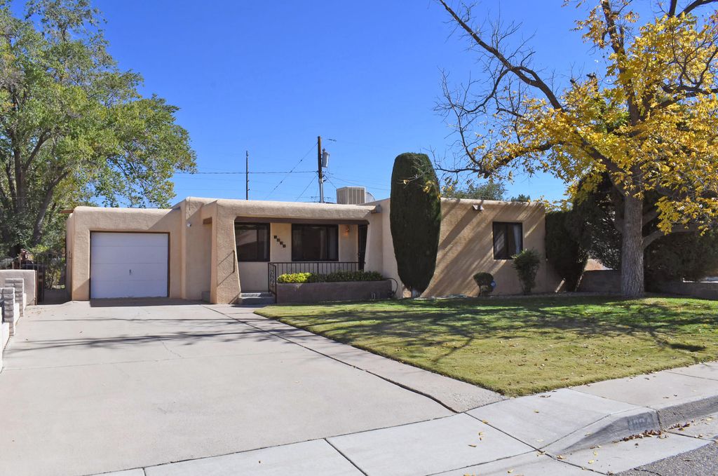 1824 Indiana Street NE, Albuquerque, NM 87110