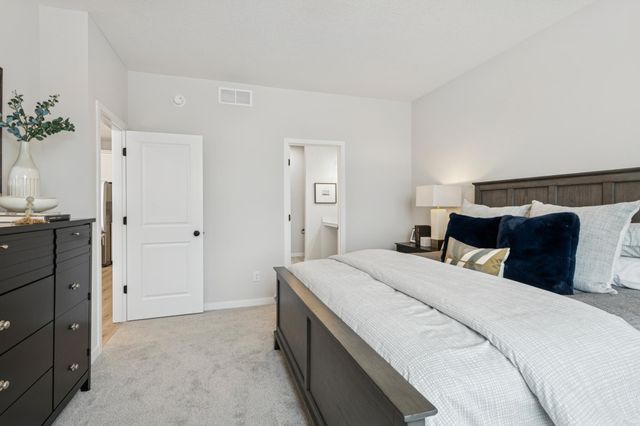 12439 Drayton Trail, Apple Valley, MN 55124