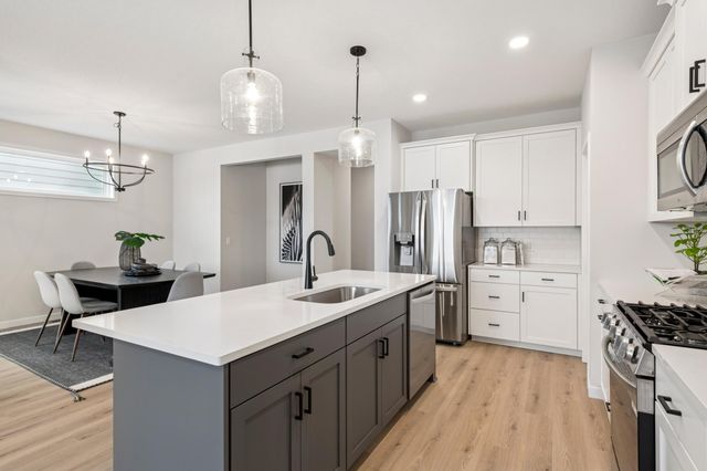 12439 Drayton Trail, Apple Valley, MN 55124