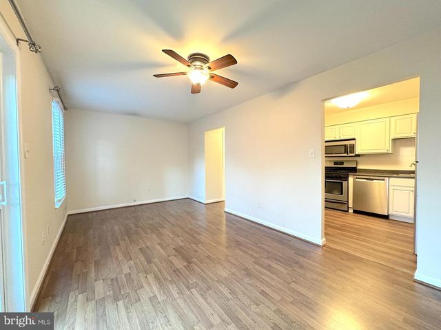 2404 ALBOT RD, Reston, VA 20191