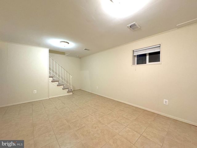 2404 ALBOT RD, Reston, VA 20191