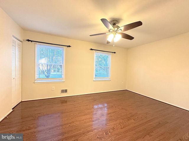 2404 ALBOT RD, Reston, VA 20191