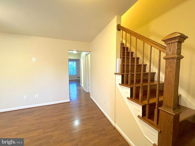 2404 ALBOT RD, Reston, VA 20191