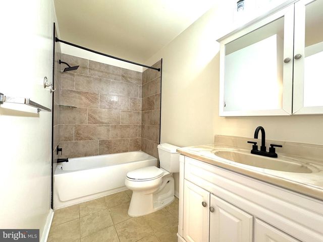 2404 ALBOT RD, Reston, VA 20191