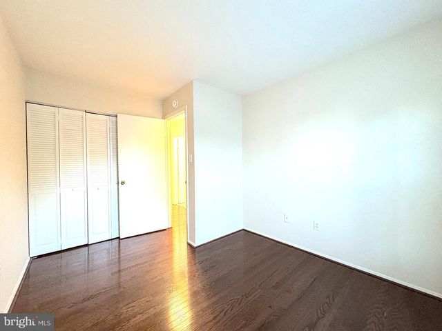 2404 ALBOT RD, Reston, VA 20191