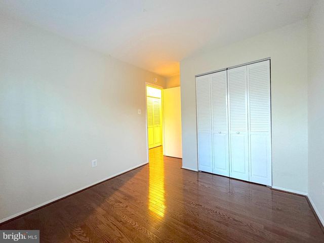 2404 ALBOT RD, Reston, VA 20191