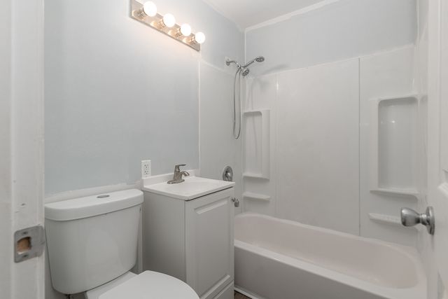228 Highmoor Drive, Round Lake Park, IL 60073