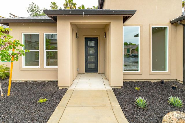 815 Hintze Landing Ct, Modesto, CA 95354