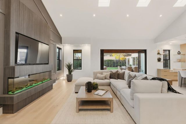 401 Dallas Drive, Campbell, CA 95008