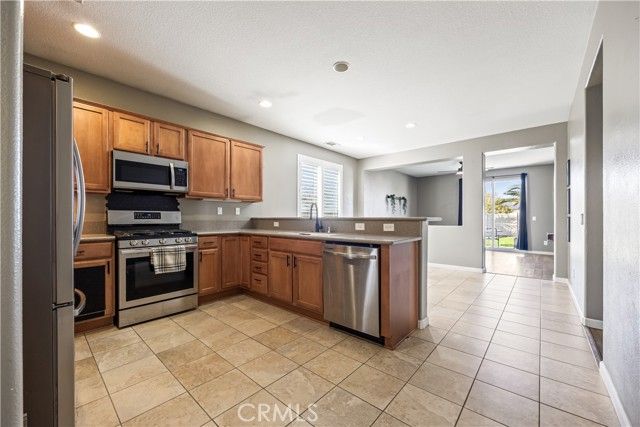 16704 Ukiah Street, Victorville, CA 92394