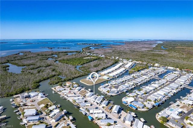 3904 Dewberry LN, St. James City, FL 33956