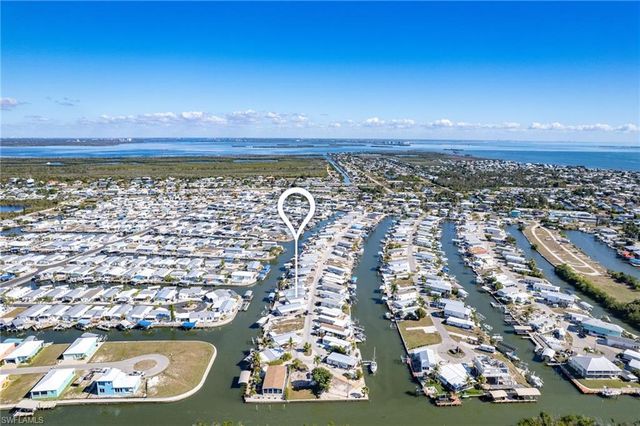 3904 Dewberry LN, St. James City, FL 33956