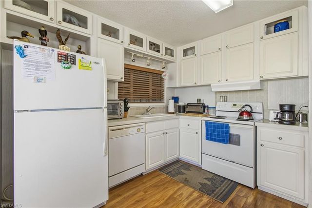 3904 Dewberry LN, St. James City, FL 33956