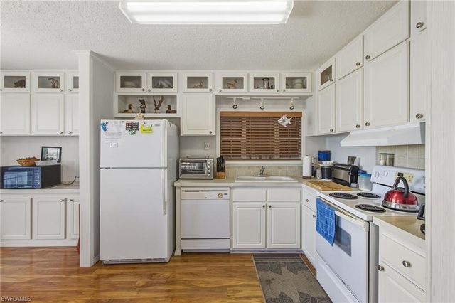 3904 Dewberry LN, St. James City, FL 33956