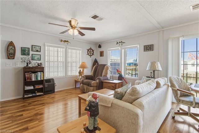 3904 Dewberry LN, St. James City, FL 33956