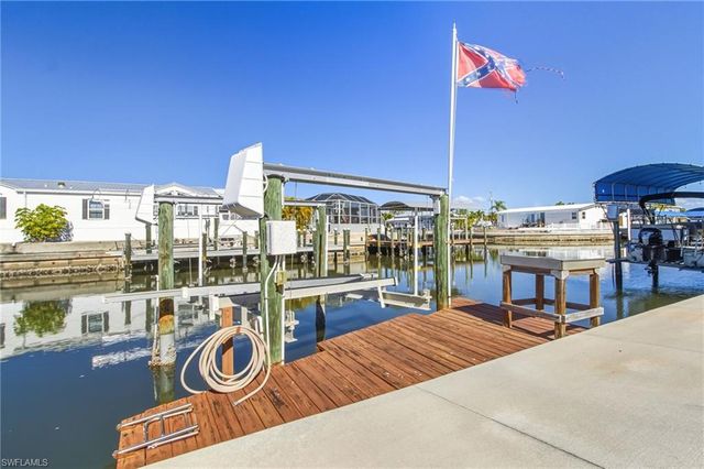 3904 Dewberry LN, St. James City, FL 33956