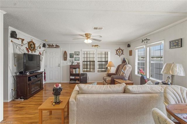 3904 Dewberry LN, St. James City, FL 33956