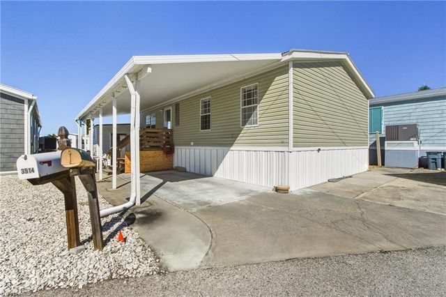 3904 Dewberry LN, St. James City, FL 33956