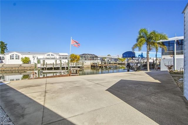 3904 Dewberry LN, St. James City, FL 33956