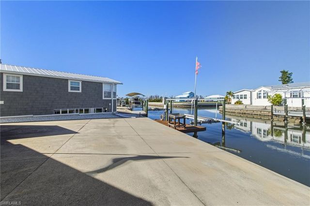 3904 Dewberry LN, St. James City, FL 33956