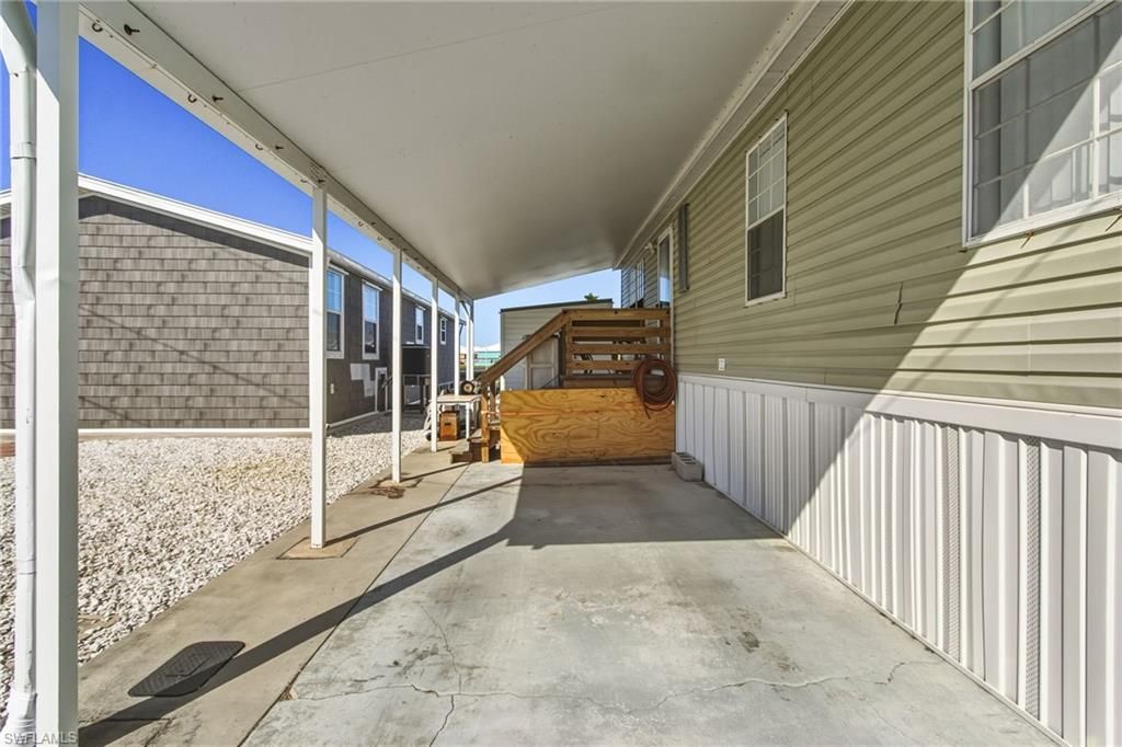 3904 Dewberry LN, ST. JAMES CITY, FL 33956 — photo 5