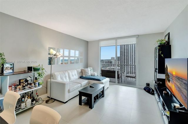 275 NE 18th St PH-09, Miami, FL 33132