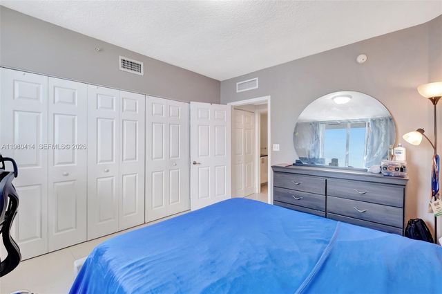 275 NE 18th St PH-09, Miami, FL 33132