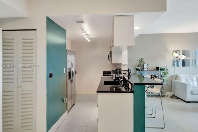 275 NE 18th St PH-09, Miami, FL 33132