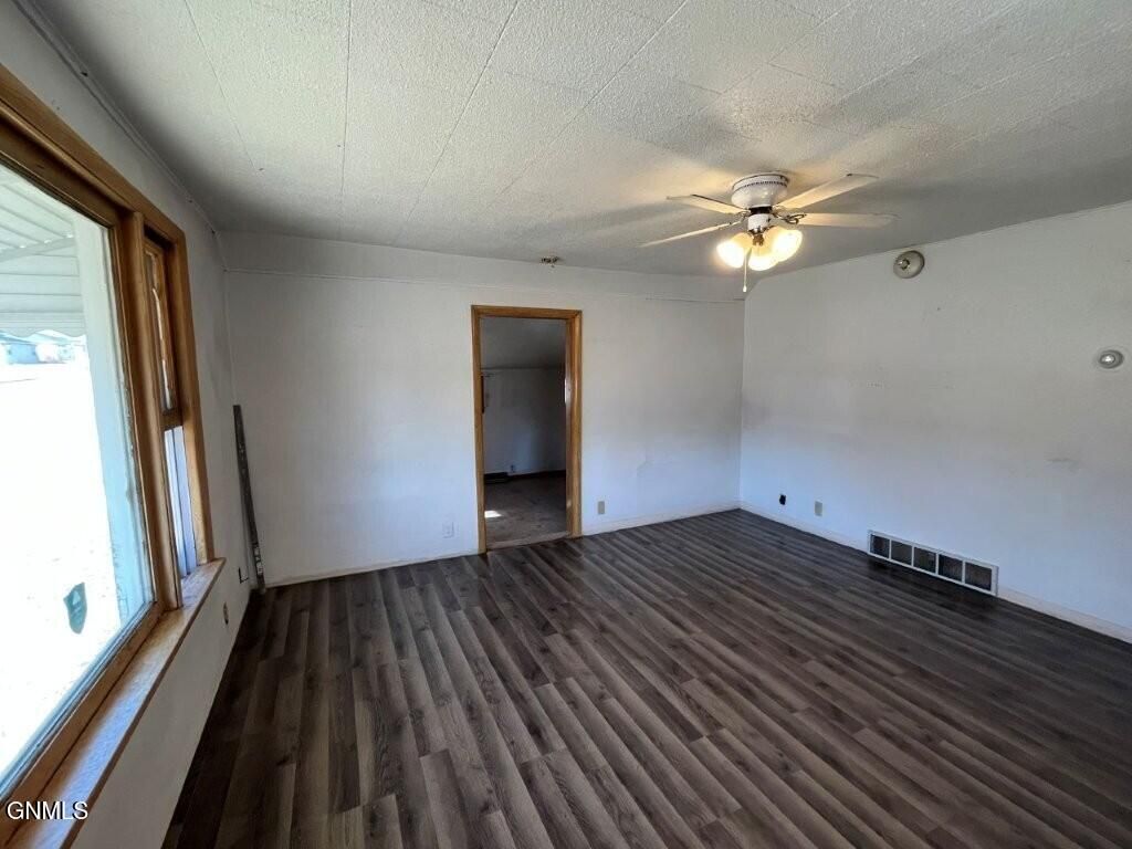 710 3rd Avenue E, Mobridge, SD 57601 photo 6