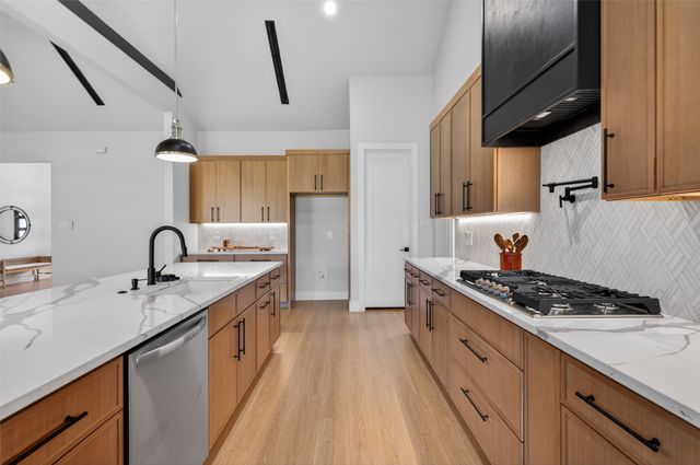 1011 Devonshire Drive S, Forney, TX 75126