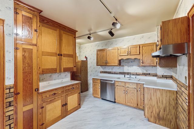 5031 N Riverview Drive, Kalamazoo, MI 49004