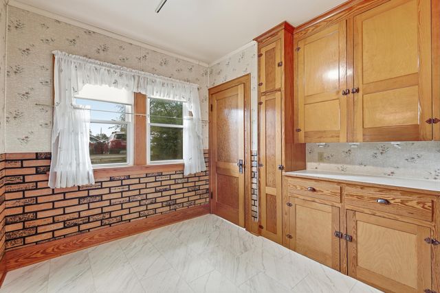 5031 N Riverview Drive, Kalamazoo, MI 49004