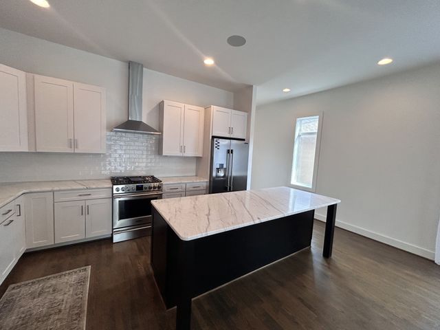 913B 14th Ave, S, Nashville, TN 37212