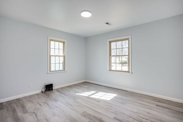 2038 S Poplar St, Wichita, KS 67211