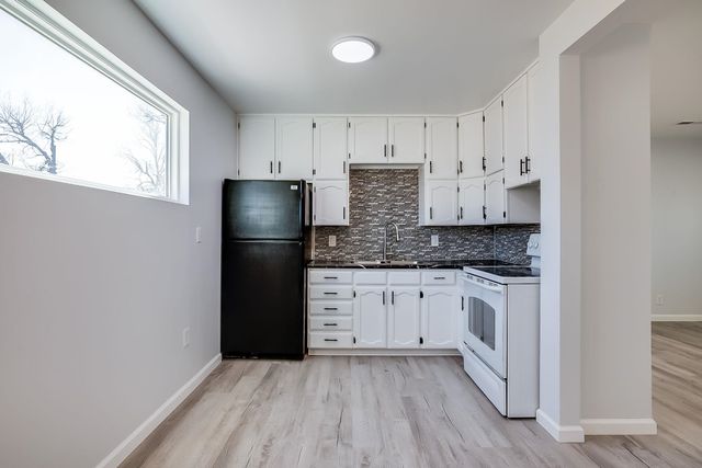 2038 S Poplar St, Wichita, KS 67211